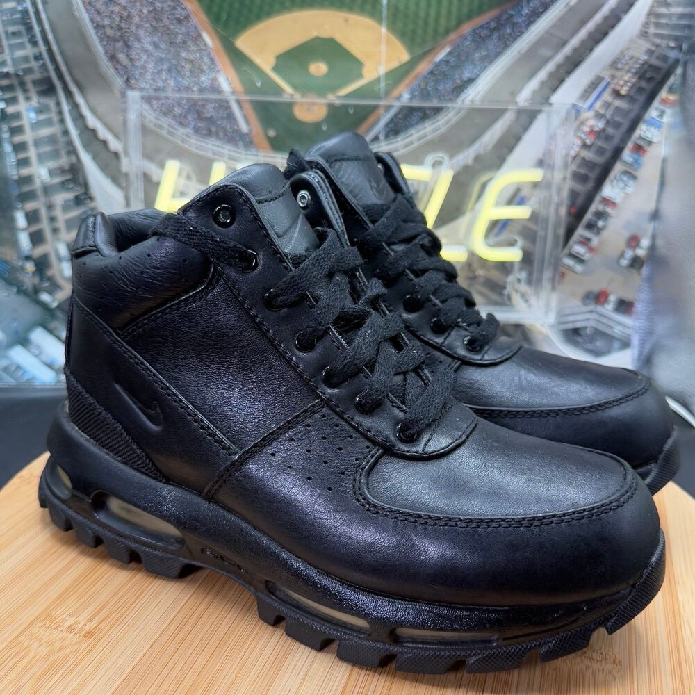 Nike Air Max Goadome (GS) Boys Size 5Y Black Waterproof Leather Boots